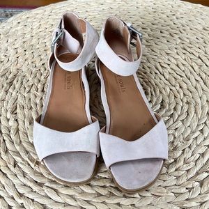 Kenneth Cole Gracey sandals